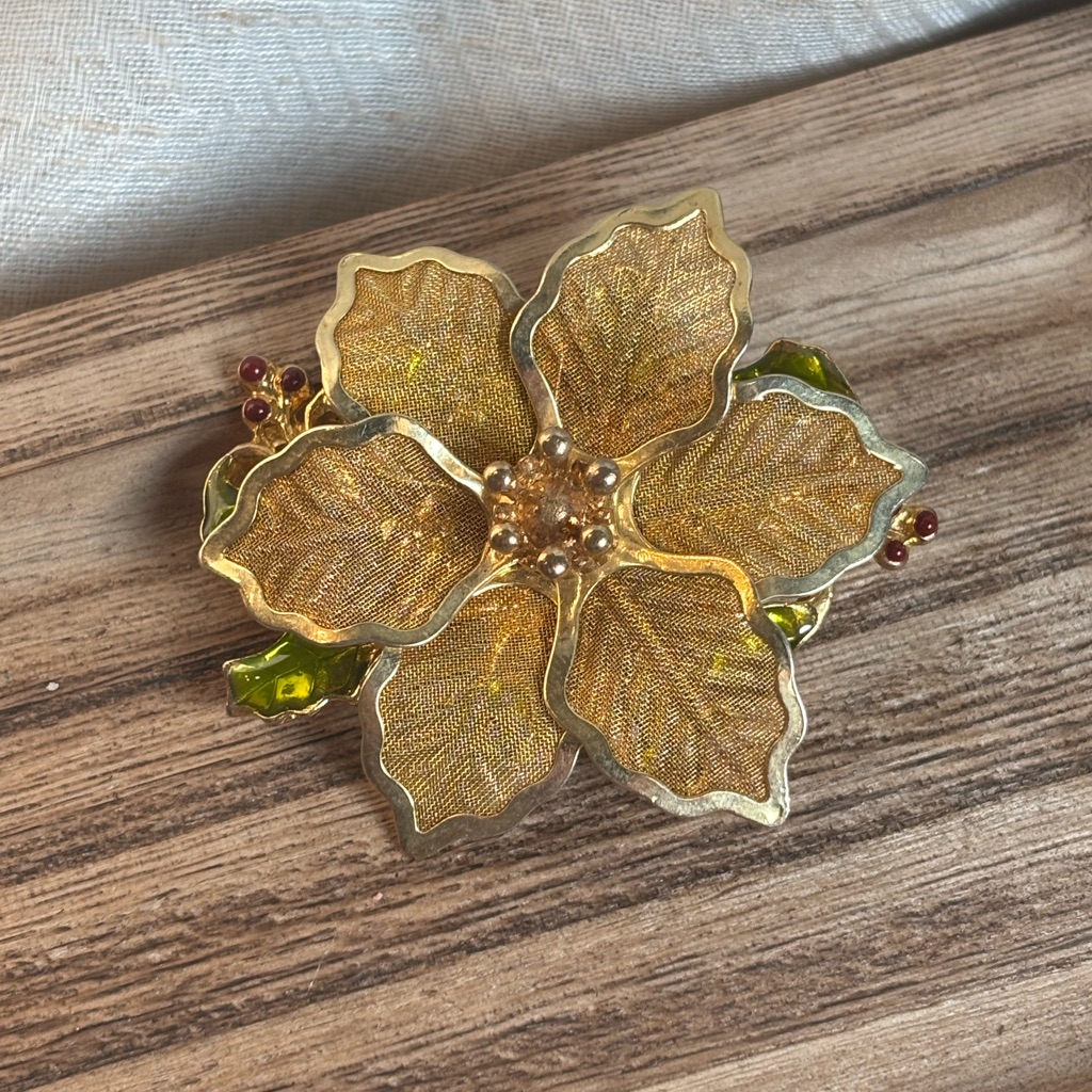 Kenneth Cole Gold And Green Leaf Brooch Vintage 10$